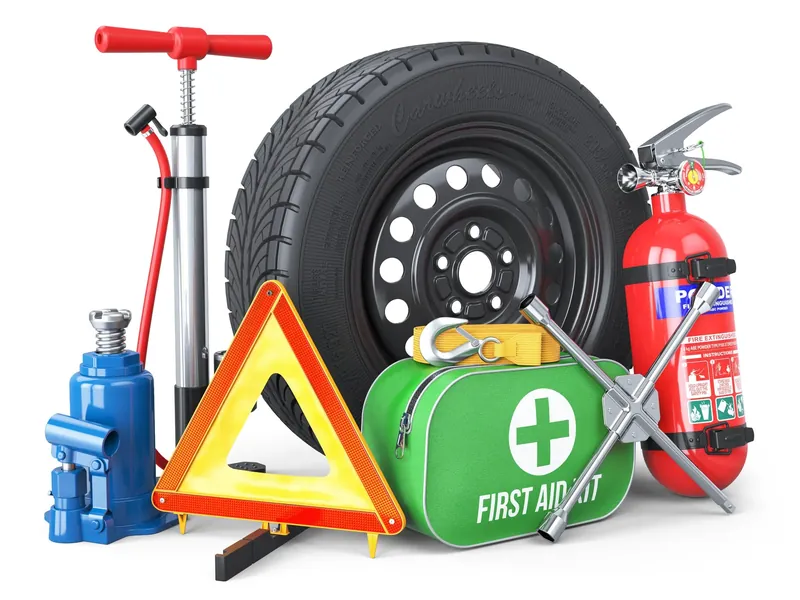 Car emergency kit: spare wheel, jack, pump, warning triangle, first aid kit and extinguisher